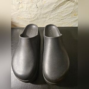 Black Croc Slip-On Women's Shoes